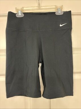 NWT THE NIKE ONE TIGHT FIT BLACK SHORT SIZE MEDIUM RETAIL PRICE $40.00